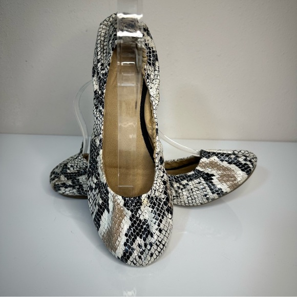 Old Navy Snake Print Flats - Picture 4 of 10